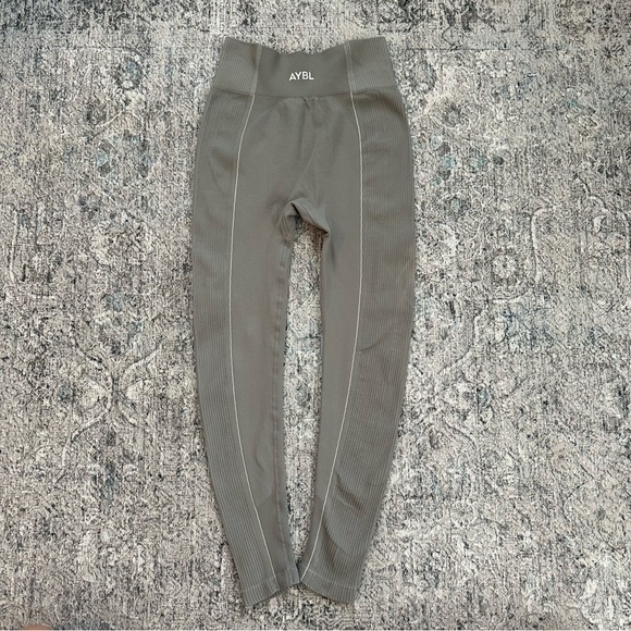 AYBL REFLEX SEAMLESS LEGGINGS - GREY M - Picture 2 of 5